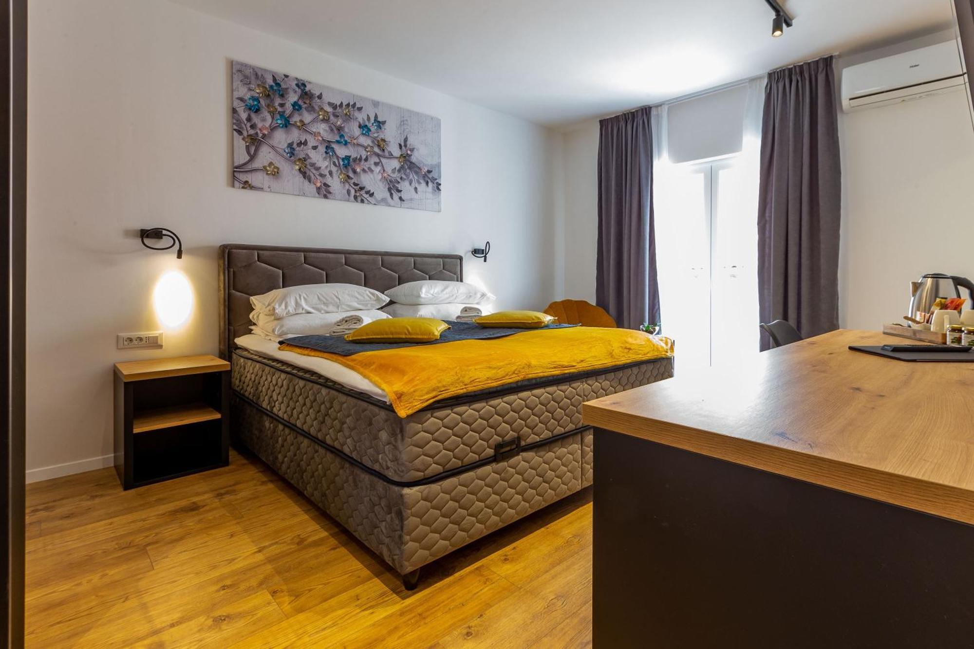 2M Exclusive Rooms Zadar Bagian luar foto